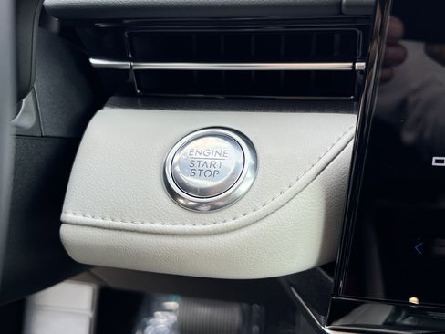 New 2025 Lincoln Nautilus Premier w/ Equipment Group 102A image 24