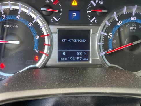 Used 2015 Toyota 4Runner Limited AWD/4WD image 8