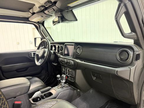 Used 2021 Jeep Gladiator Overland AWD/4WD image 14