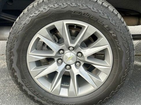 Used 2021 Chevrolet Silverado 1500 High Country w/ Technology Package image 30