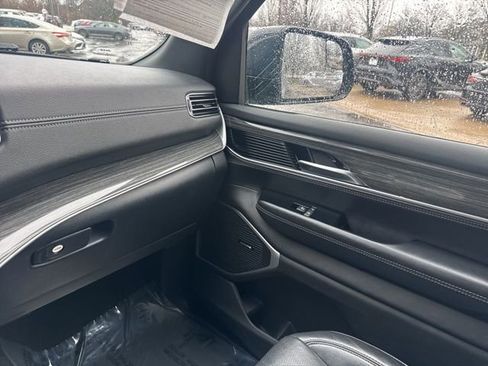 Used 2022 Jeep Wagoneer Series III AWD/4WD image 25