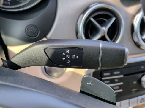 Used 2020 Mercedes-Benz GLA 250 4MATIC image 22