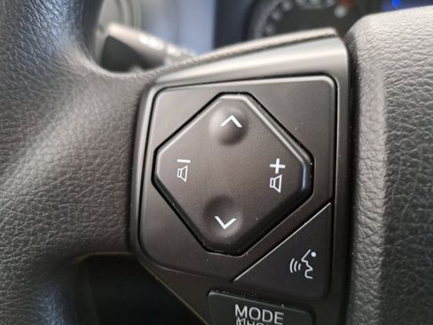 Used 2022 Toyota Tacoma SR image 23