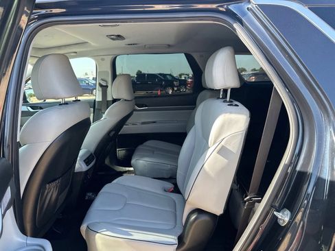 Used 2024 Hyundai Palisade SEL w/ Premium Package FWD image 6