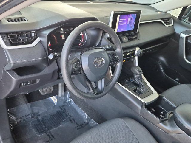 Used 2025 Toyota RAV4 XLE AWD/4WD image 17