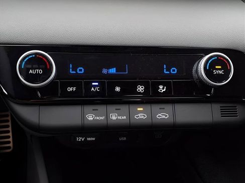 New 2025 Hyundai Elantra Sport image 17