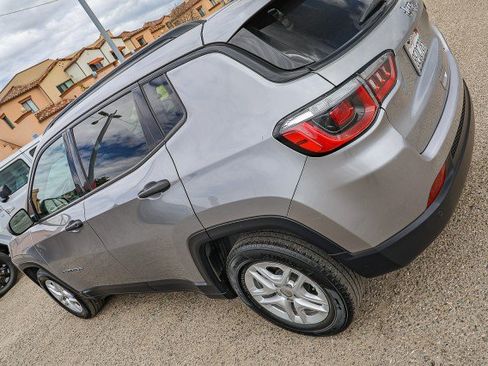 Used 2017 Jeep Compass Sport w/ Tech Group FWD image 8