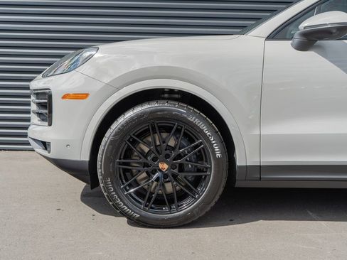 New 2026 Porsche Cayenne Coupe AWD/4WD image 12