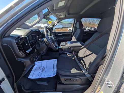 Used 2024 Chevrolet Silverado 1500 LT image 26