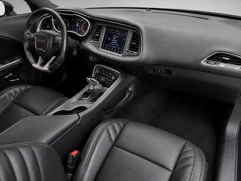 Used 2018 Dodge Challenger R/T Scat Pack w/ Leather Interior Group RWD image 15