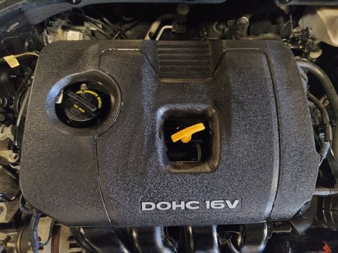 Used 2017 Hyundai Elantra SE image 30