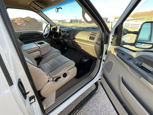 Used 2002 Ford F250 XLT image 7