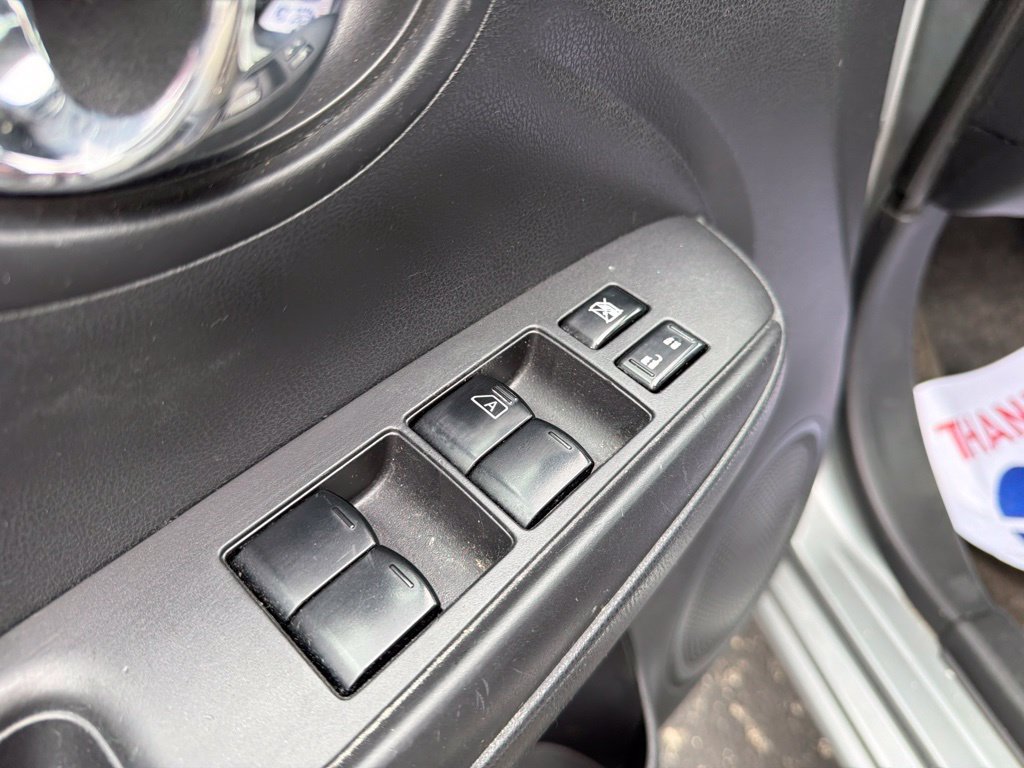 Used 2012 Nissan Versa FWD image 12