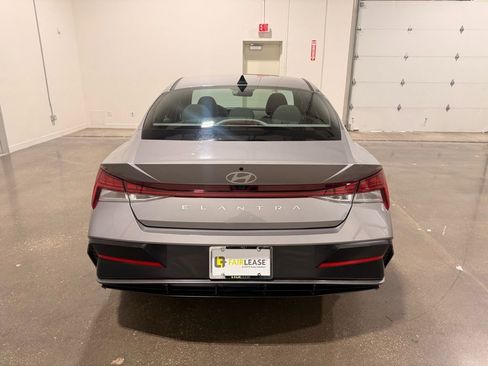 Used 2025 Hyundai Elantra SEL image 6