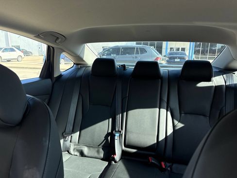 Used 2024 Honda Accord Touring image 10