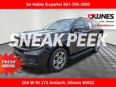Used 2025 Ford Expedition Active AWD/4WD image 3