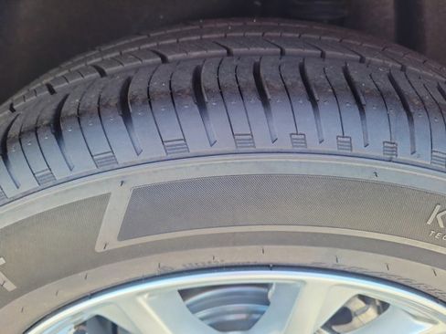 Certified 2025 Honda CR-V EX image 11