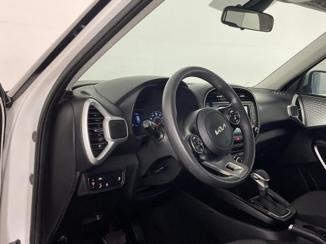 Used 2022 Kia Soul LX w/ Technology Package FWD image 12