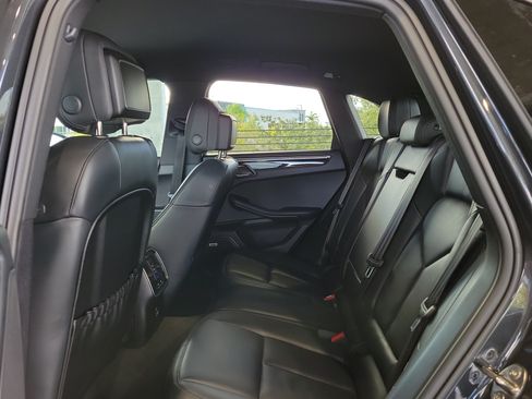 Used 2023 Porsche Macan Turbo AWD/4WD image 9