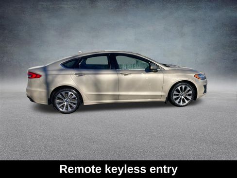 Used 2019 Ford Fusion SE image 7