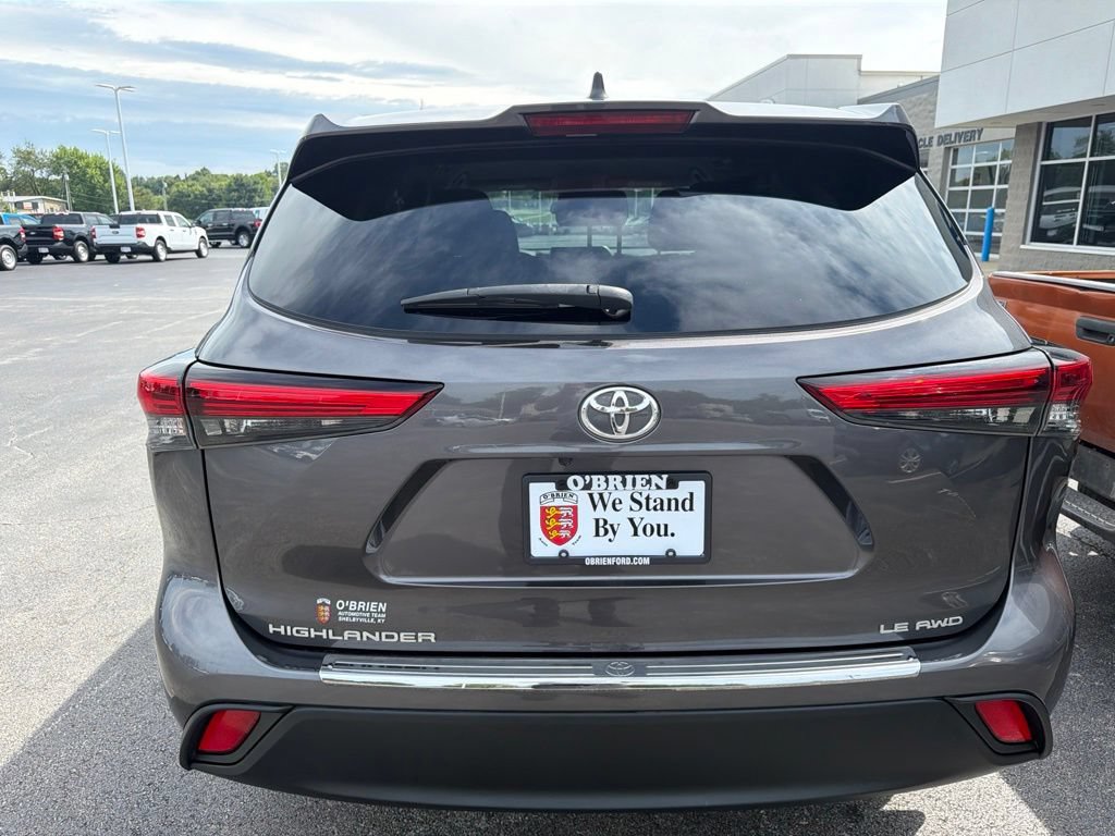 Used 2022 Toyota Highlander LE w/ Protection Package #3 (TMS) AWD/4WD image 5