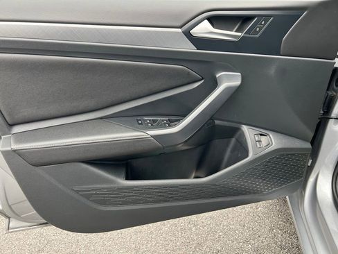 Used 2024 Volkswagen Jetta SE image 15