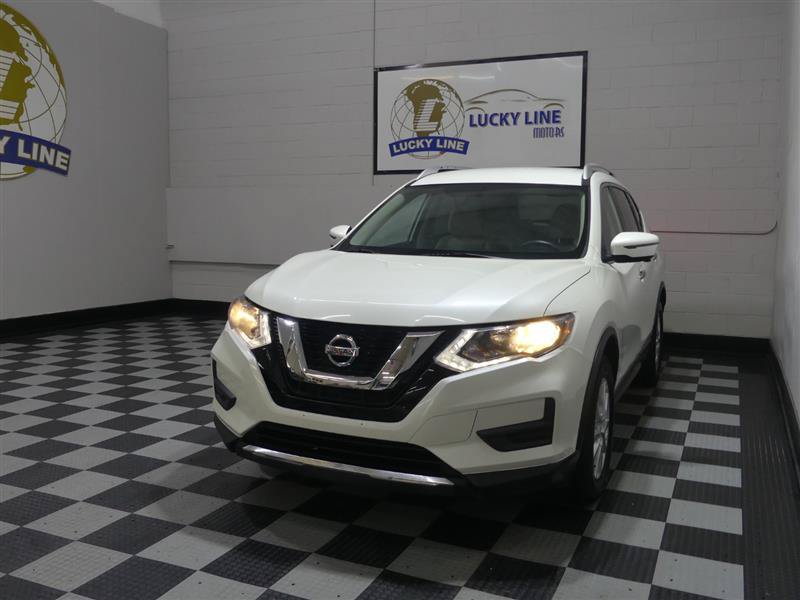 Used 2017 Nissan Rogue SV w/ SV Premium Package FWD image 4