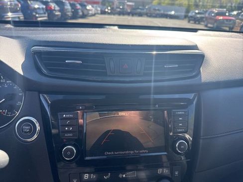 Used 2020 Nissan Rogue SV AWD/4WD image 15