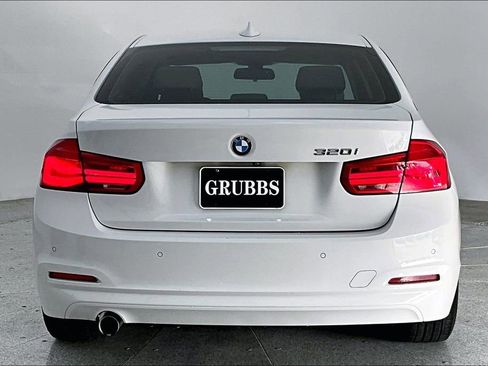 Used 2018 BMW 320i Sedan image 7