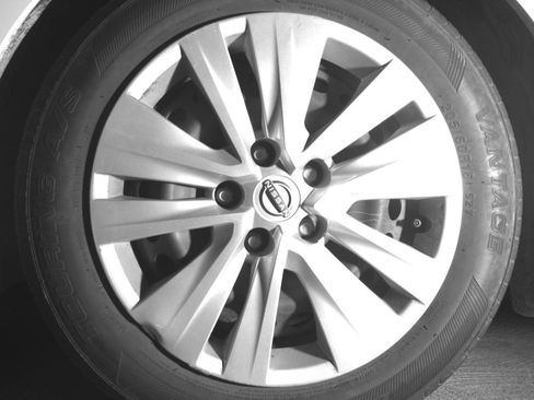 Used 2025 Nissan Sentra S FWD image 12