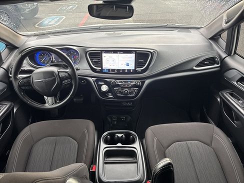 Used 2021 Chrysler Pacifica Touring w/ S Appearance Package image 23