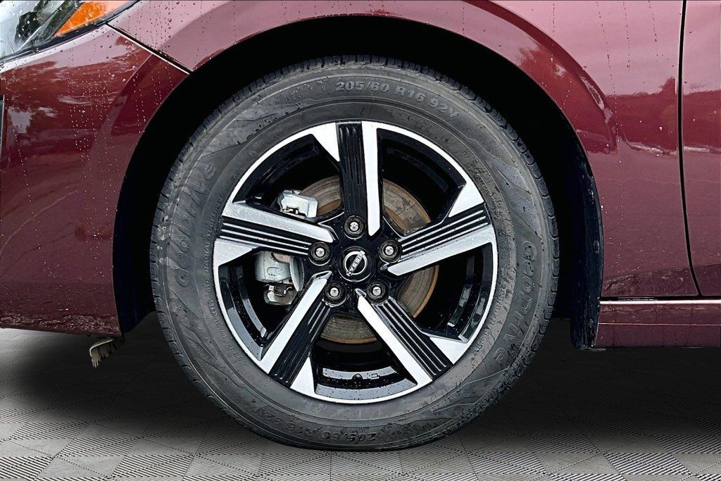 Used 2024 Nissan Sentra SV FWD image 23