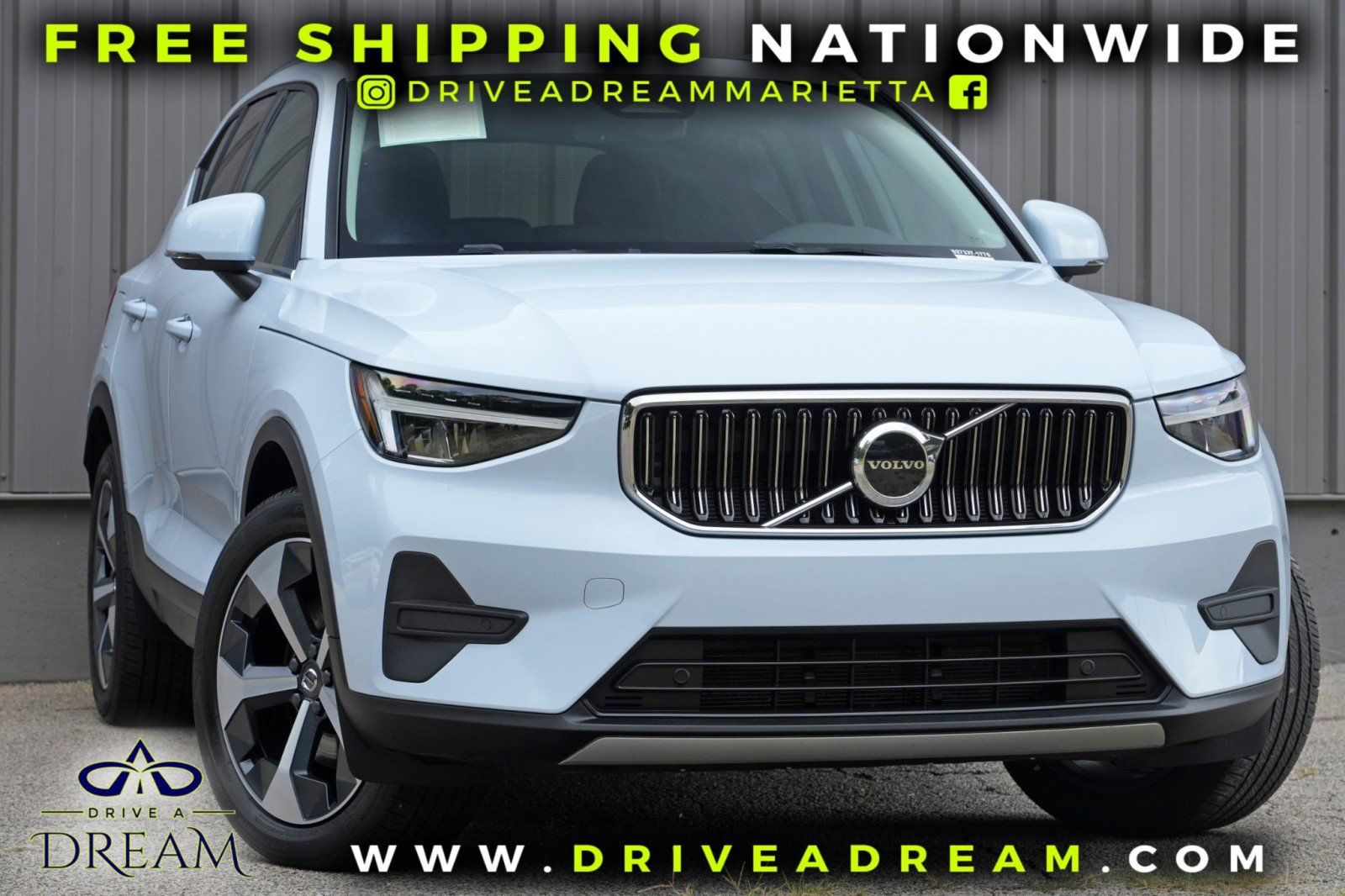 Used 2025 Volvo XC40 B5 Core w/ Climate Package AWD/4WD image 2