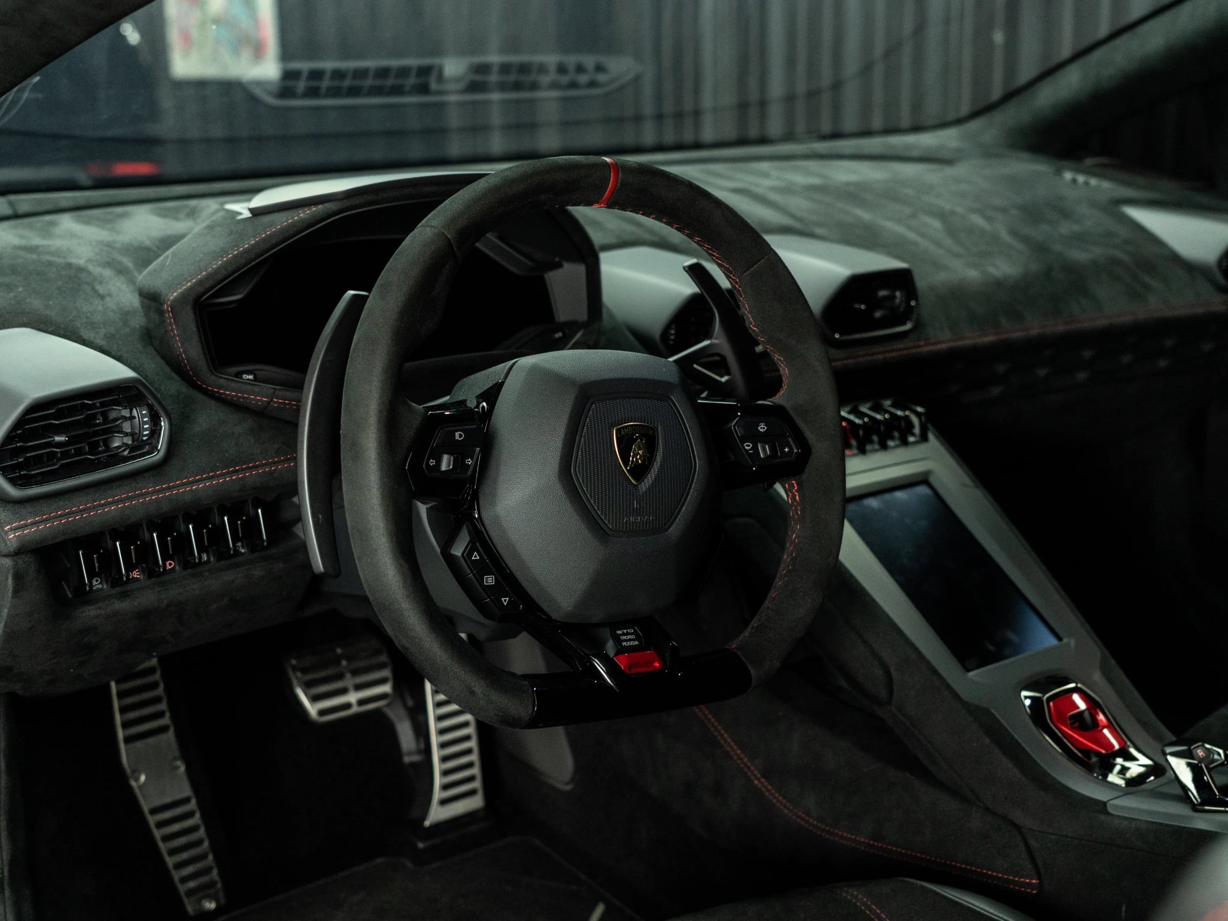 Used 2023 Lamborghini Huracan STO RWD image 38