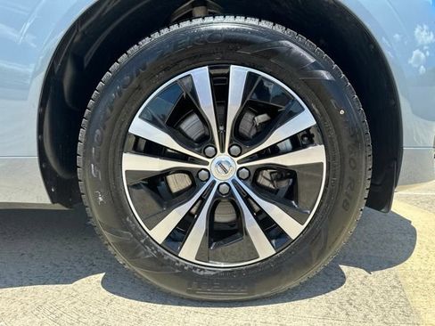 Certified 2024 Volvo XC60 B5 Core w/ Climate Package AWD/4WD image 11