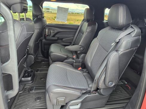 Used 2026 Toyota Sienna Limited image 14