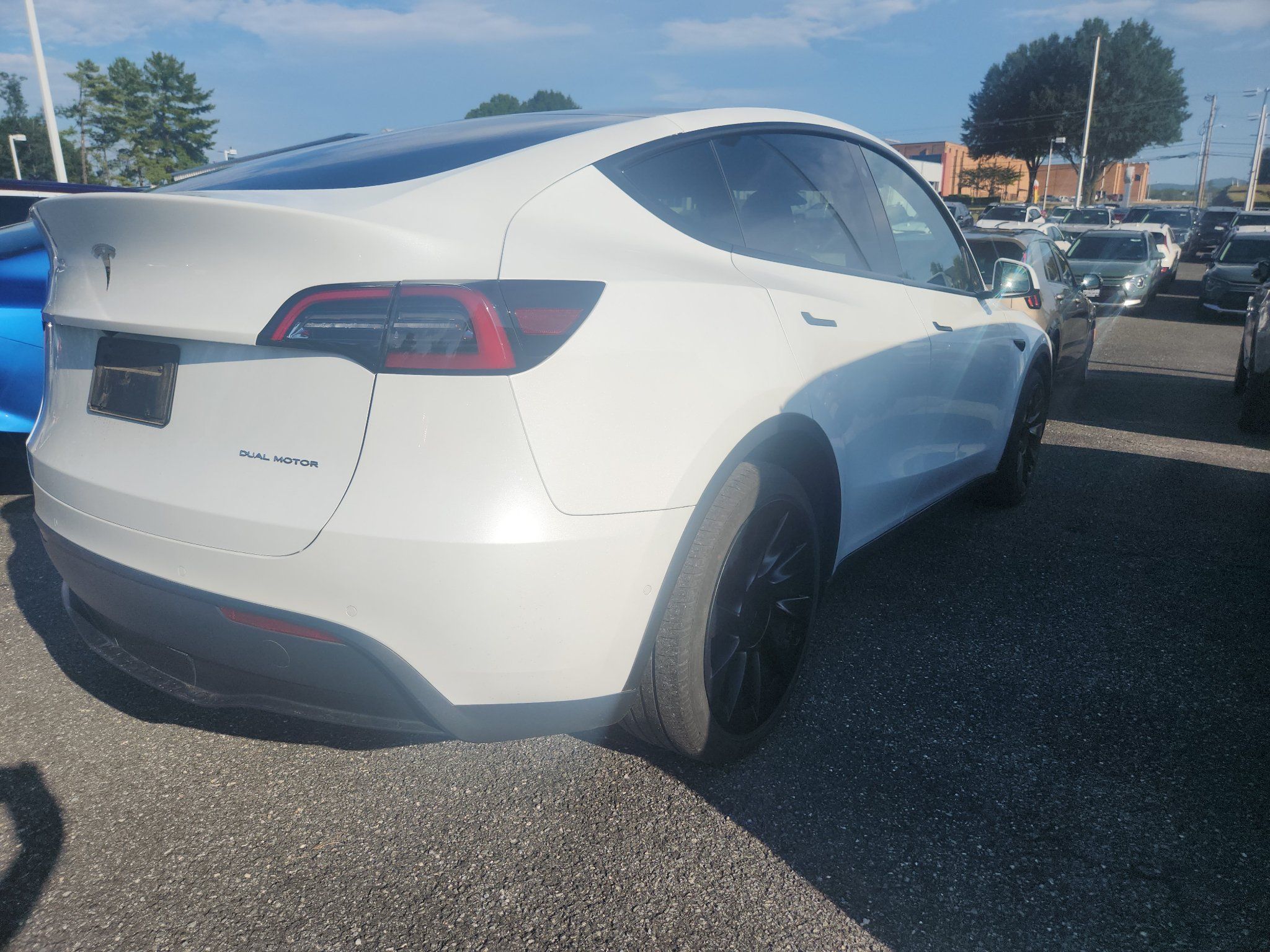 Used 2022 Tesla Model Y Long Range AWD/4WD image 4