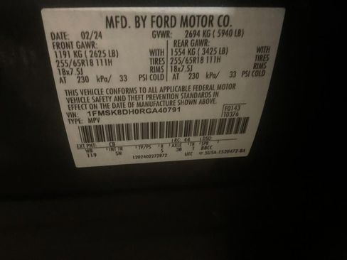Used 2024 Ford Explorer XLT w/ Equipment Group 202A AWD/4WD image 31