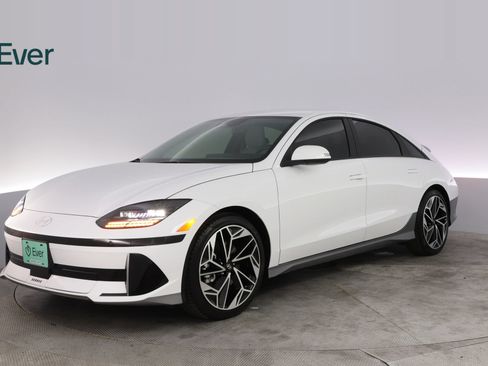 Used 2025 Hyundai Ioniq 6 SEL RWD image 2