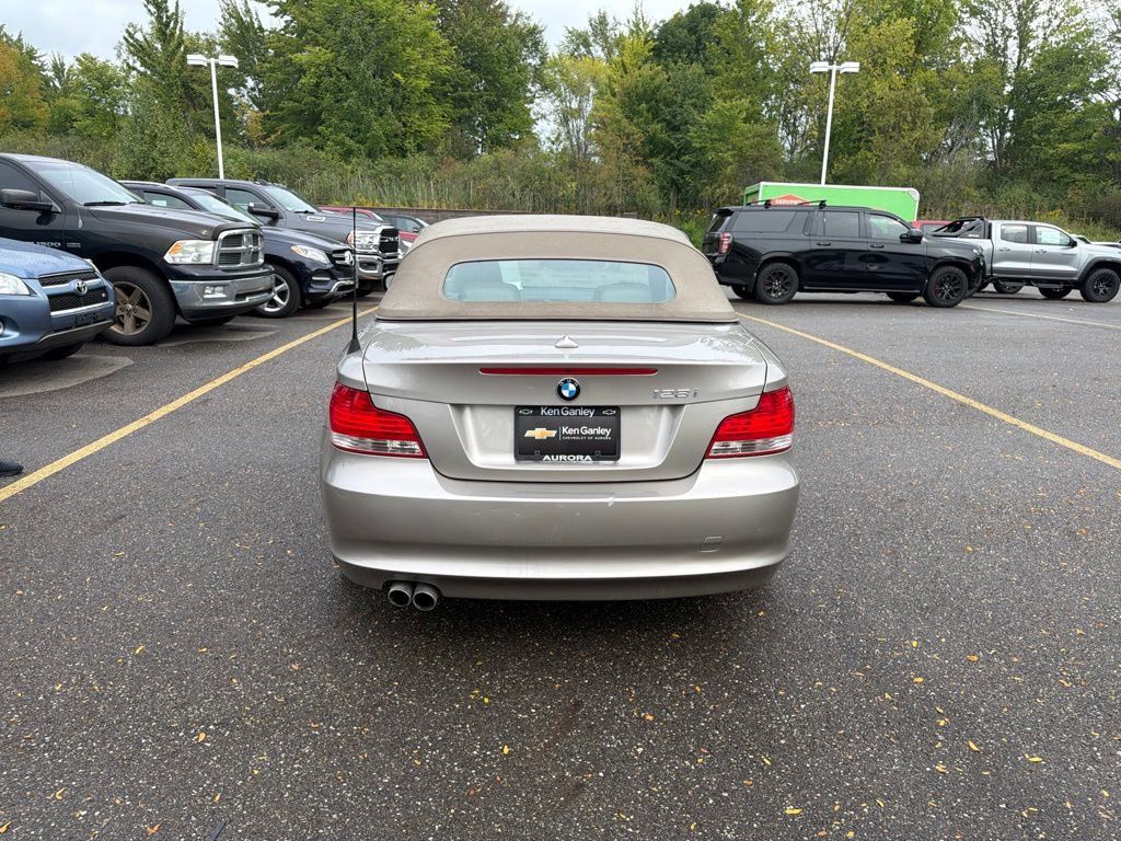 Used 2011 BMW 128i Convertible RWD image 8