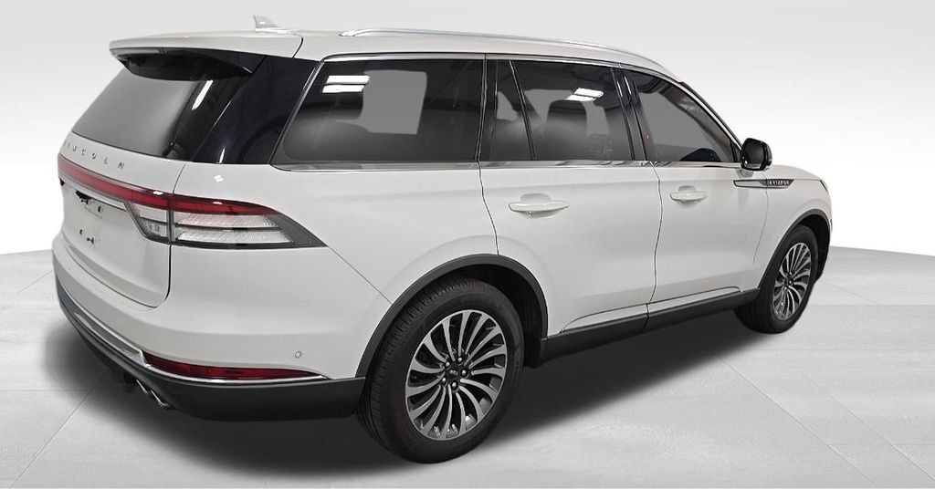 Used 2020 Lincoln Aviator Reserve w/ Equipment Group 201A AWD/4WD image 4