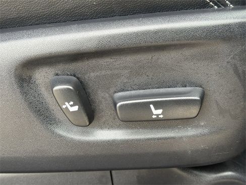 Used 2018 Toyota 4Runner Limited image 32