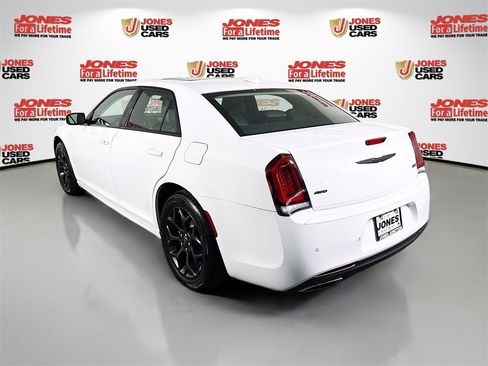 Used 2023 Chrysler 300 Touring L w/ Popular Equipment Group image 2
