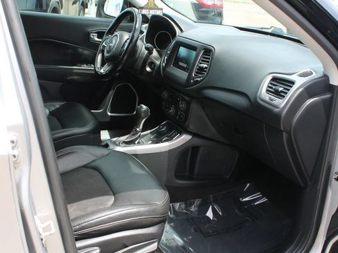 Used 2018 Jeep Compass Latitude w/ Popular Equipment Group AWD/4WD image 22
