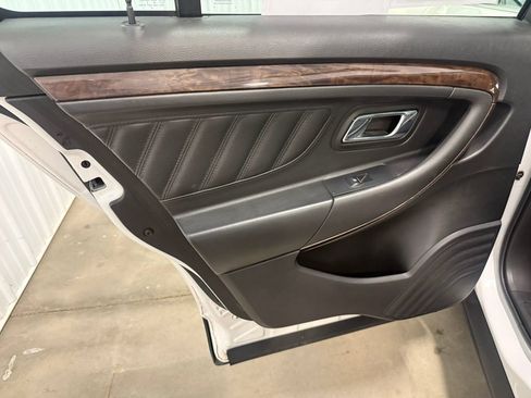 Used 2013 Ford Taurus Limited FWD image 27
