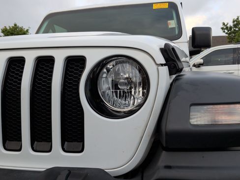 Used 2020 Jeep Wrangler Unlimited Sport AWD/4WD image 3