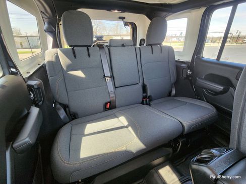 Used 2025 Jeep Wrangler Willys image 41