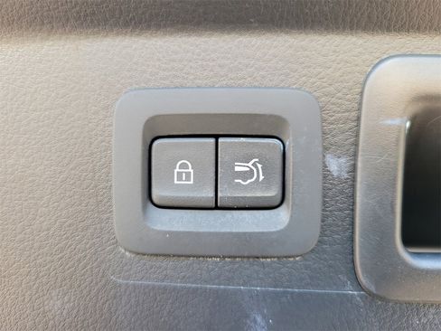 Used 2025 MAZDA CX-50 AWD 2.5 S w/ Premium Package image 9