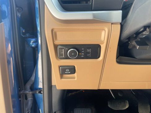 Used 2022 Ford F150 XLT AWD/4WD image 14