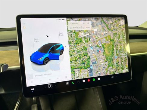 Used 2025 Tesla Model Y Long Range AWD/4WD image 19
